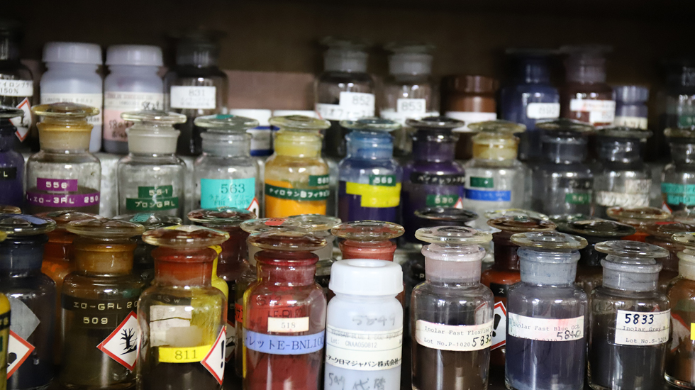 染色試験機の写真