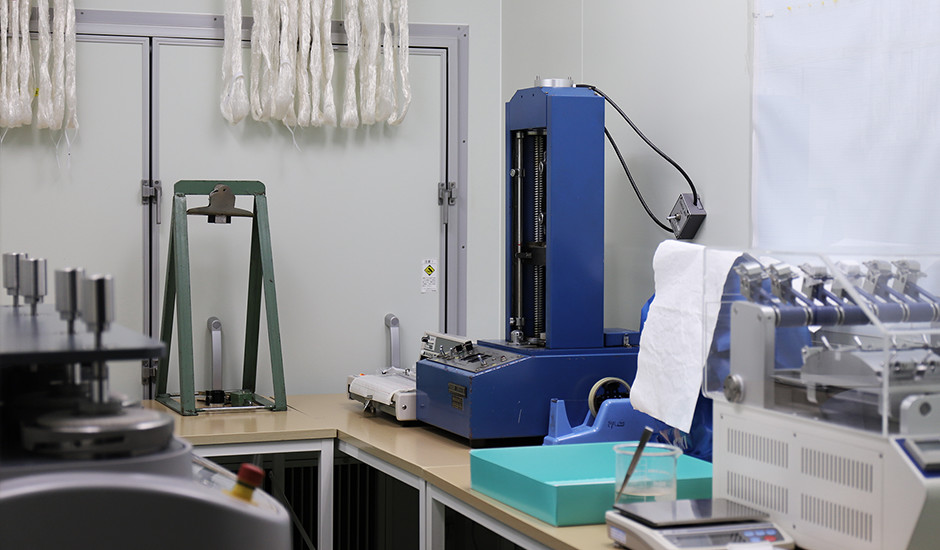 各種物性測定機の写真